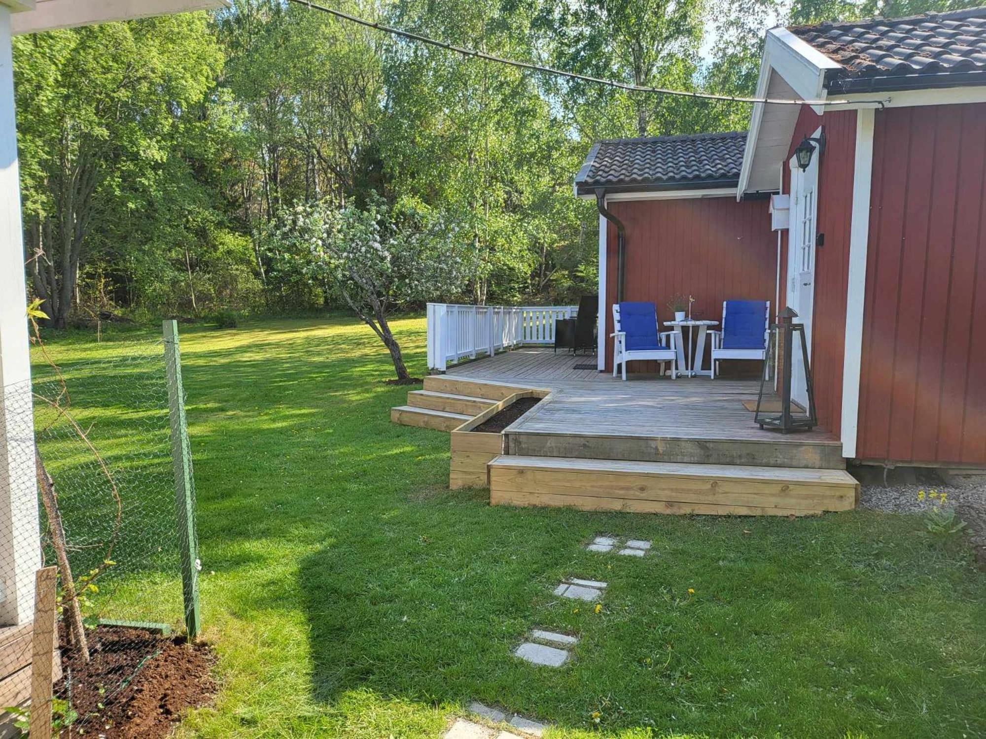 Minihus Med Stor Traedgardstomt Naera Golf Och Hav Villa Trosa Eksteriør billede